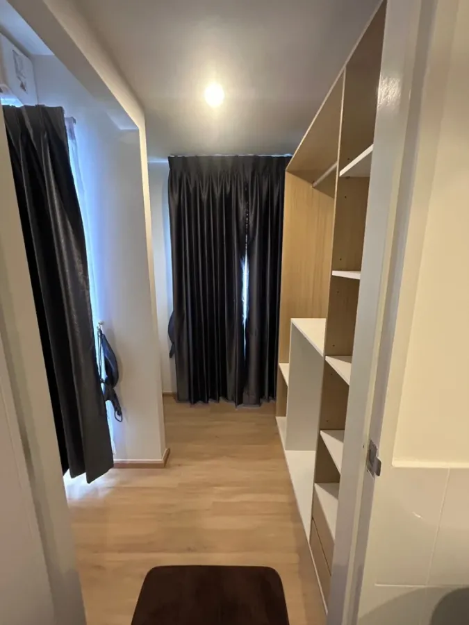 ให้เช่า เสนา คิทท์ ฉลองกรุง-ลาดกระบัง ตึก B ชั้น 2 ห้องใกล้ลิฟท์ มี Walk-in closet ใส่ของได้จุใจ ห้ามพลาด