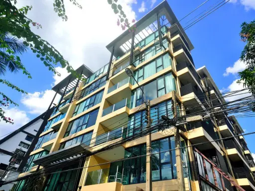 O2 Condo Ploenjit