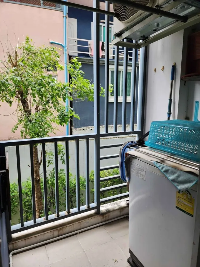 For rent: The Niche ID Seri Thai, blue-navy tone room, beautiful and comfortable to the eyes, complete facilities, don't miss it.