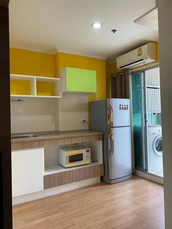 For rent, Lumpini Ville Ladprao-Chokchai 4, not hot room, fully furnished, good location, next to the main road. If interested, hurry up.