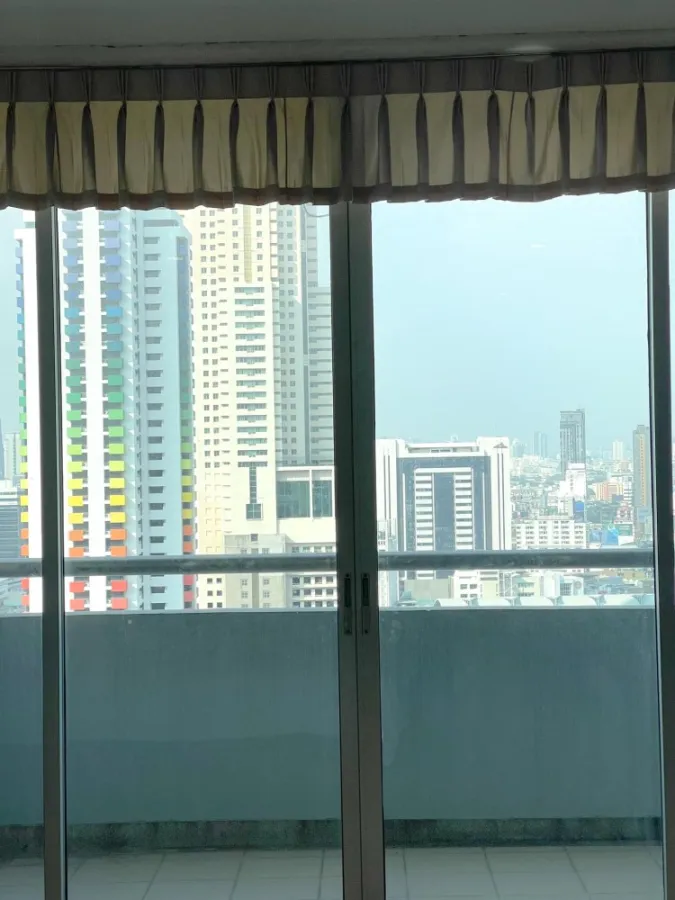 ให้เช่า คอนโด เดอะ แพลทตินัม ห้องสตูดิโอ พื้นที่ใช้สอยเยอะ วิวตึกใบหยก หิ้วกระเป๋าเข้าอยู่ได้เลยจ้า