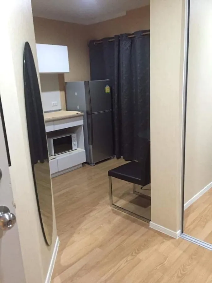 Rent Lumpini Ville 77, corner room, furniture + appliances ready Get the right height. Book now.