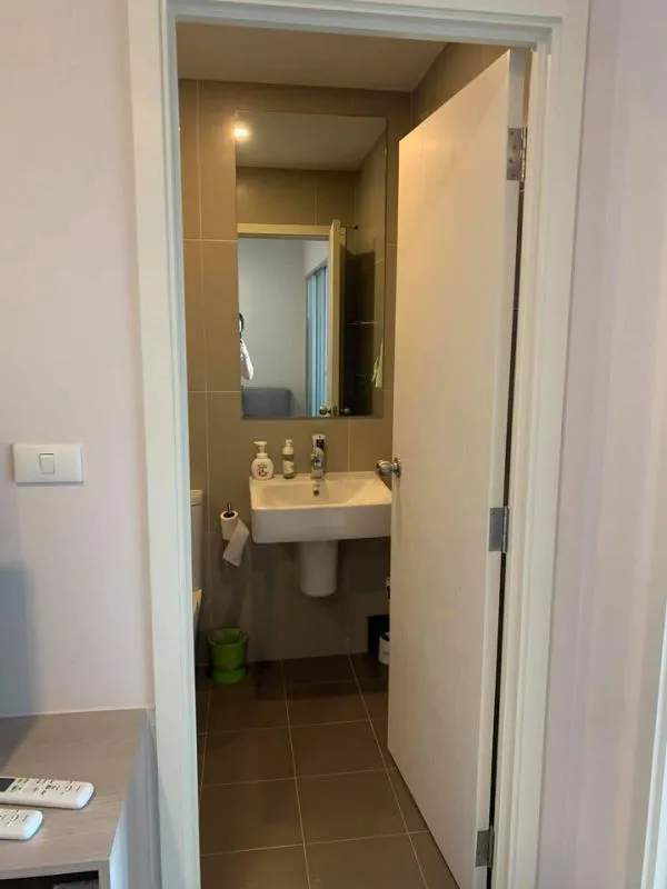 For rent elio sathorn-wutthakat Lots of usable space brand new furniture Plus get a view of the city. Hurry up to reserve.