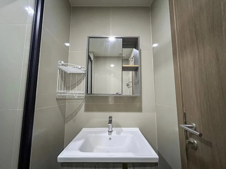 For sale: The Move Kaset, studio room, high floor, good condition, fully furnished, don't miss it if you're late.