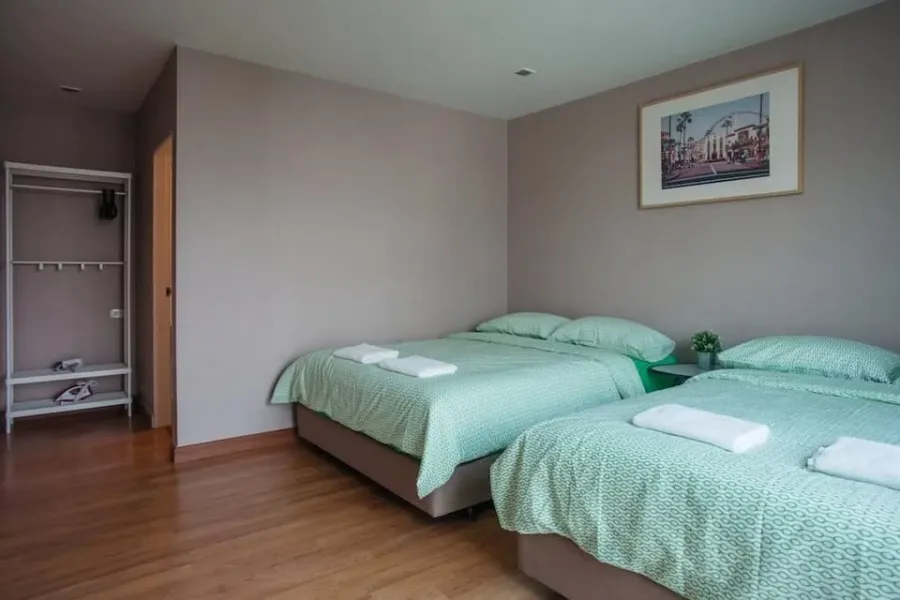 For sale or rent: Wish @ Samyan, very spacious room, 2 bedrooms, 2 bathrooms, fully furnished, just bring your belongings and move in.