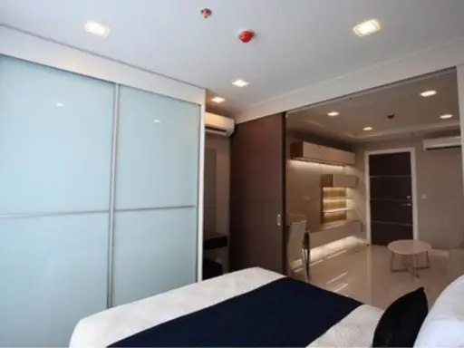 Condo for rent / sale, The Metropolis, beautiful room, good view, not hot room, tight furniture, close to BTS, very good location,