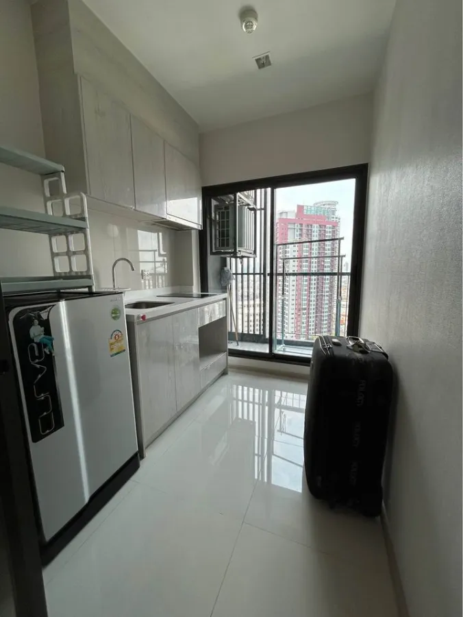 For rent: Life Sukhumvit 48, 22nd floor, view of Sukhumvit Road, fully decorated, all in one place, move in now.