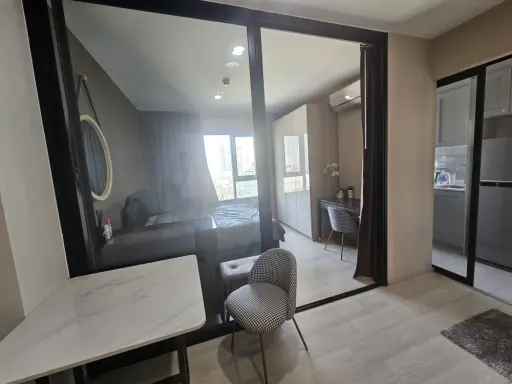 For rent!! Condo Life Asoke, 17th floor, fully furnished, very nice room, hurry up and book now, don't miss it!!