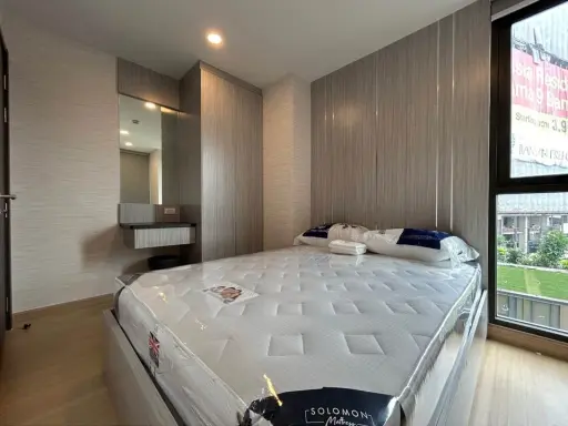 For rent, Supalai Prime Rama 9, room divided into proportions, complete set of Buit-In furniture, wallpaper installed throughout the room, move urgent