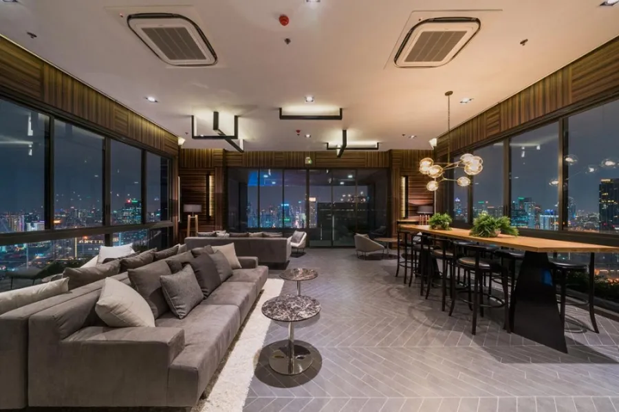 ขาย ให้เช่า Chewathai Residence Asoke ห้อง DUPLEX เพดานสูง โปร่ง ตกแต่งน่าอยู่ รีบจับจองเลย