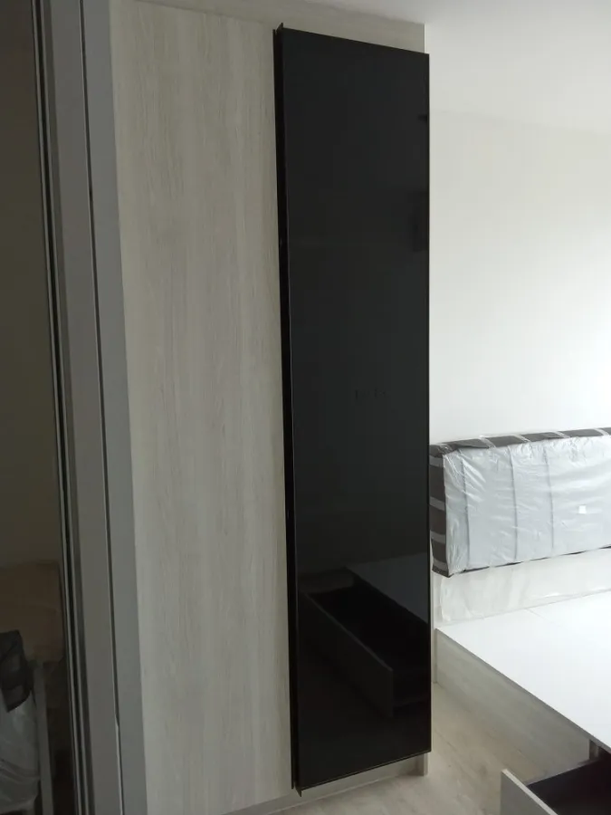 For sale: Niche Mono Chaengwattana, built-in wardrobe, bed, high floor, 32nd floor, very good ventilation, reserve now before it's gone.