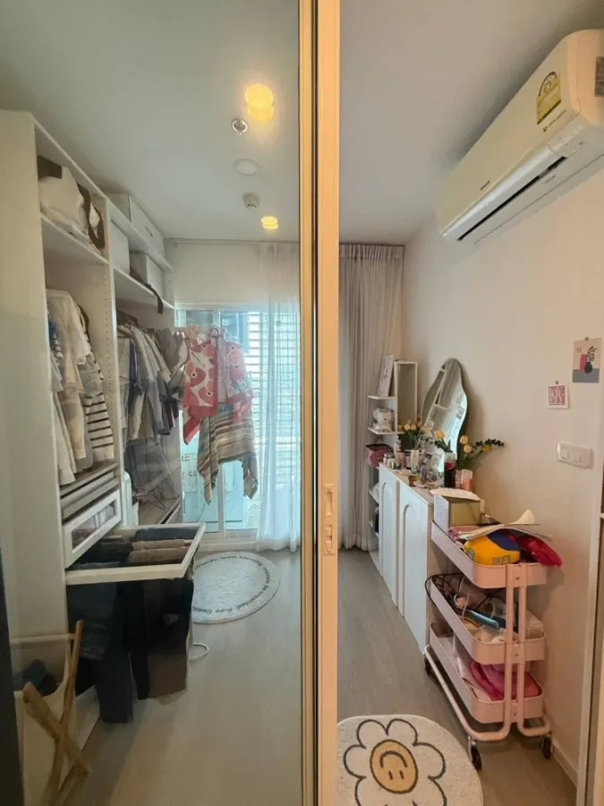 For sale: De Lapis Charan 81, 14th floor, partitioned room, fully furnished, reserve now, don't miss out.