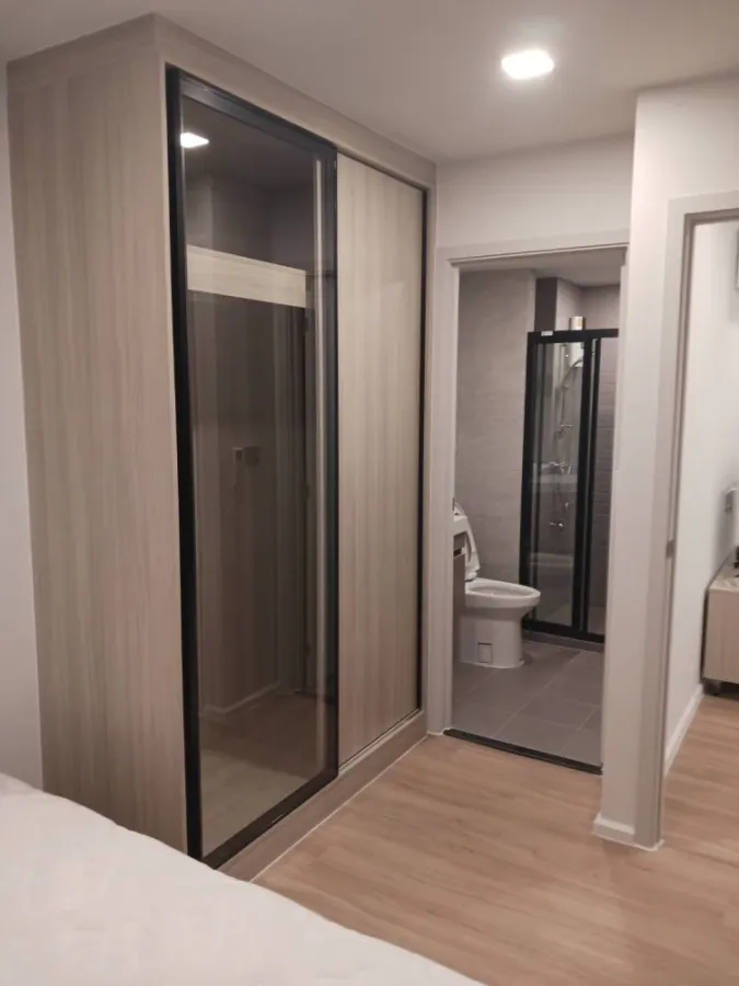 For rent: Atmoz Flow Minburi. Separate bedroom and kitchen. Excellent common areas with plenty of amenities. Book now!