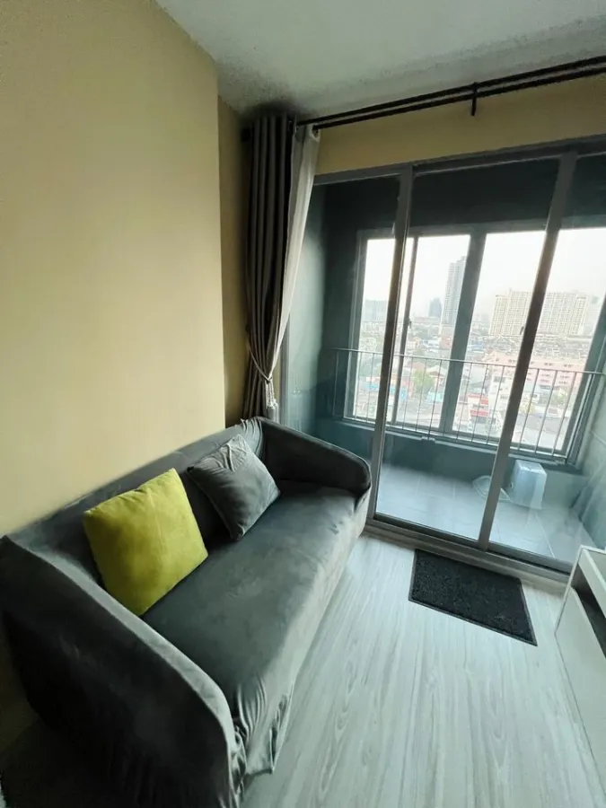 For sale, Ideo Mobi Bang Sue, Grand Interchange, wide balcony, clear view, well ventilated, hurry to book before it's out of hand.