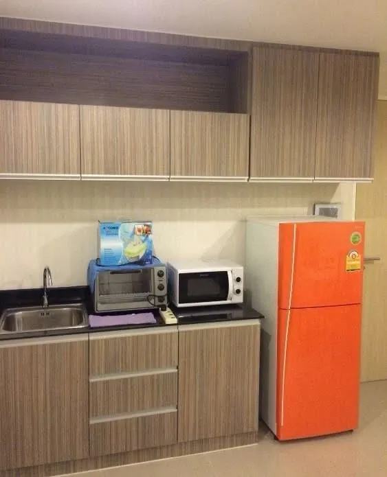 For sale or rent: The Series Udomsuk 29, ready-to-move-in unit with complete furniture and appliances. Book now! Don't wait!