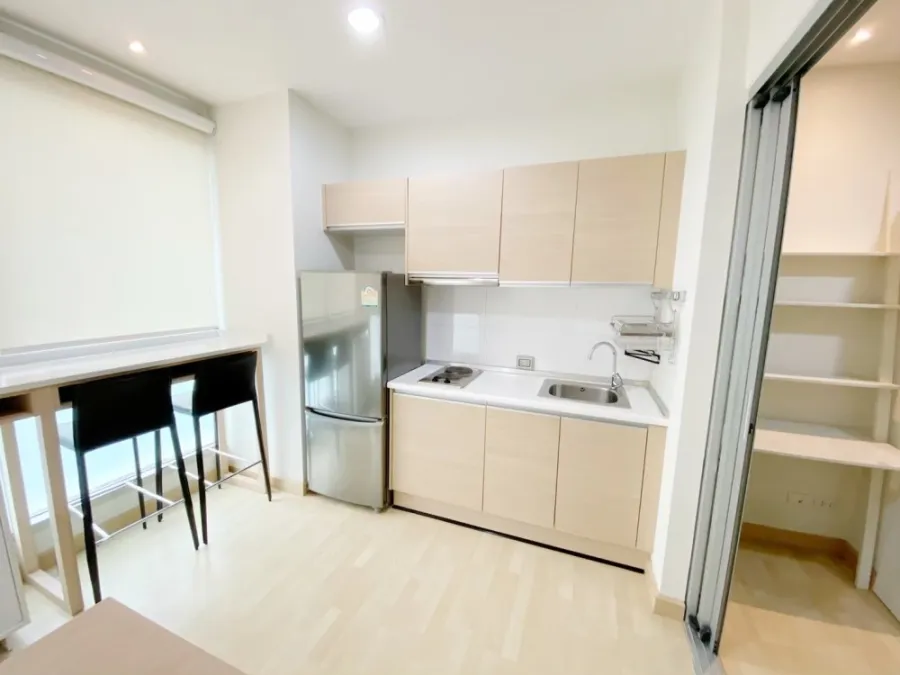 Condo for rent, Rhythm Ratchada, corner room, ready to move in, convenient travel, near MRT Ratchadaphisek.