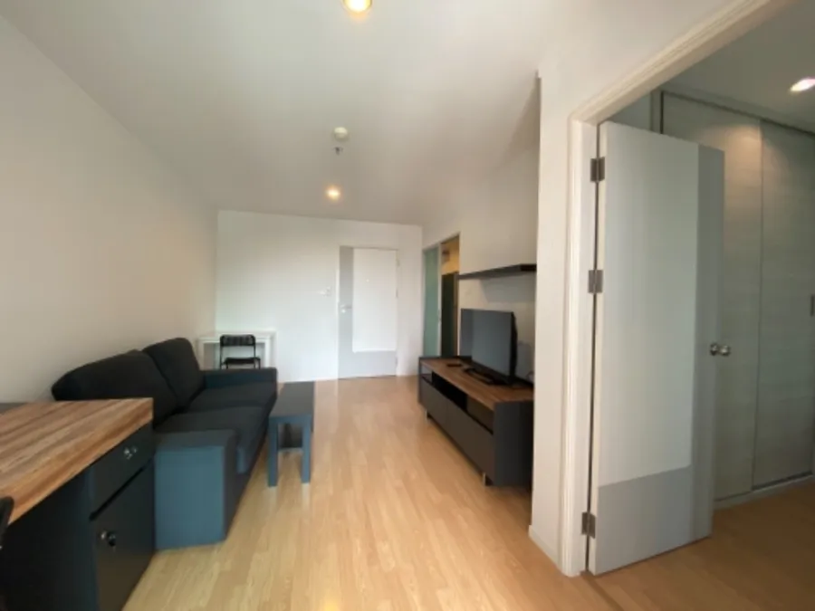 Urgent for rent !! Condo Lumpini Place Srinakarin - Huamark Station, good location, near shopping centers, book now !!