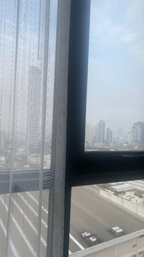 Sold with tenants!! Condo Knightsbridge Prime On Nut, 19th floor, city view, fully furnished, ready to move in. Book now!!
