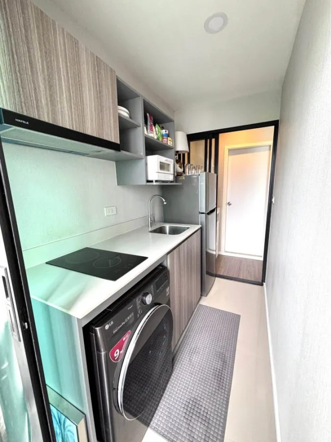 For sale or rent: The Origin Ramintra 83 station, decorated in minimalist style. Install wallpaper in the entire room. Move immediately.