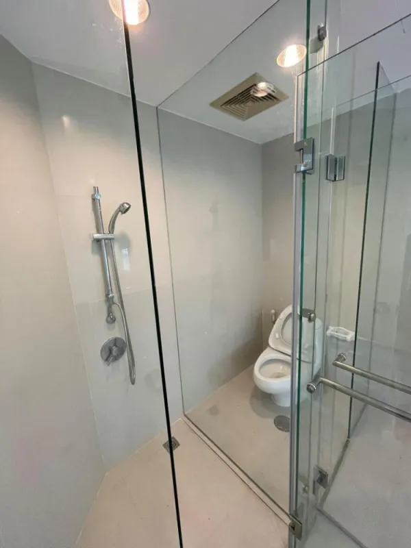 คอนโด จามจุรี สแควร์ เรสซิเด้นส์ 3 ห้องนอน 4 ห้องน้ำ พร้อมห้องแม่บ้าน ห้องใหญ่ แบบนี้หาไม่ได้แล้ว