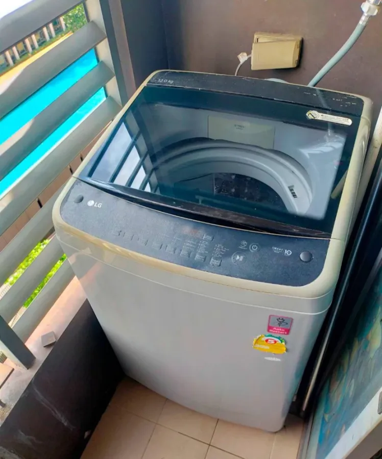 For rent: Fuse Mobius Ramkhamhaeng Station, Building A, 8th floor, pool view. Fully furnished and ready to move in.