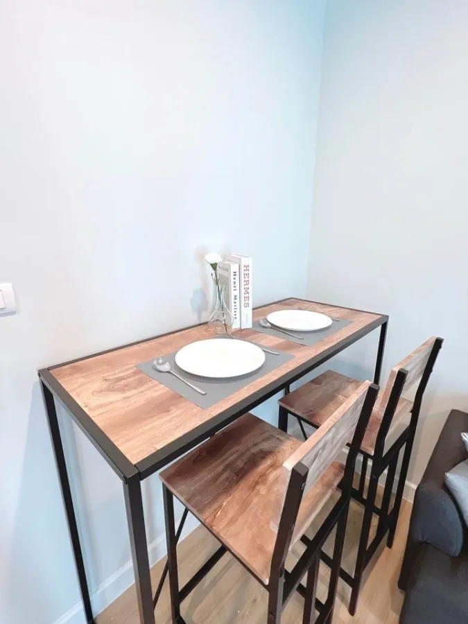 For rent, Metro Sky Wutthakat, 16th floor, STUDIO room, comes with good furniture. Nicely decorated. Book now.