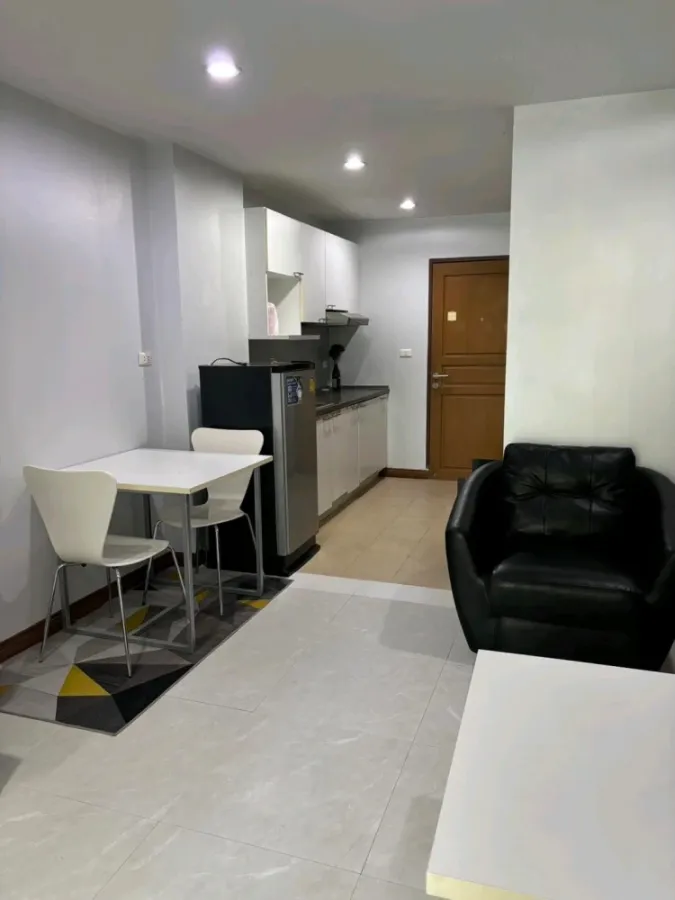 For rent: The Niche Sukhumvit 49, 2nd floor, fully furnished unit. Ready to move in. Book now!