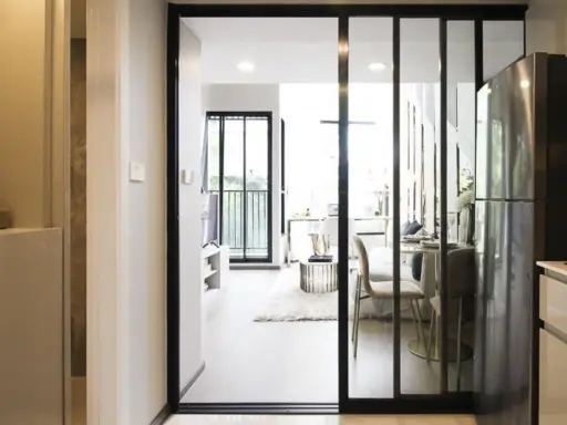 Sale down payment for Soho Bangkok Ratchada Condo, Ratchada-Huay Kwang, Duplex High Ceiling room, good price, hurry to reserve it.