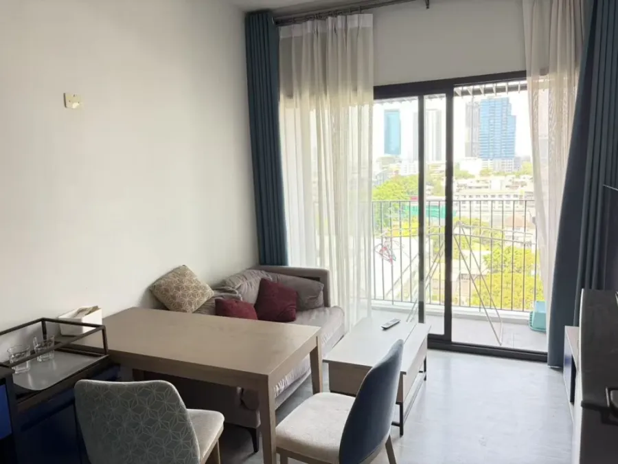 XT Ekkamai for rent, 9th floor, fully furnished, very livable. Book now, don't wait!