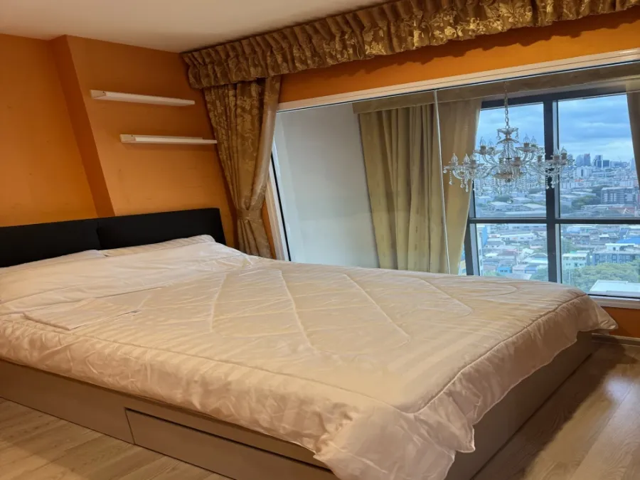 Urgent sale!! Condo Centric Ratchada-Huay Kwang Condo, good location, ready to move in right away, don't miss it!!