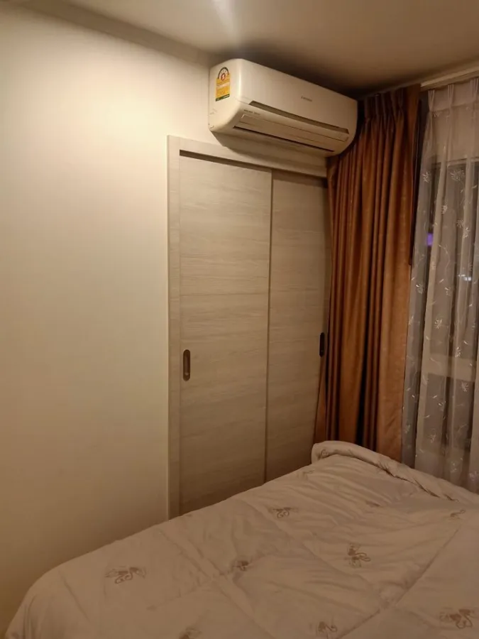 For rent, Lumpini Place Srinakarin-Huamark Station, a separate room. Complete electrical appliances. Hurry up to reserve.