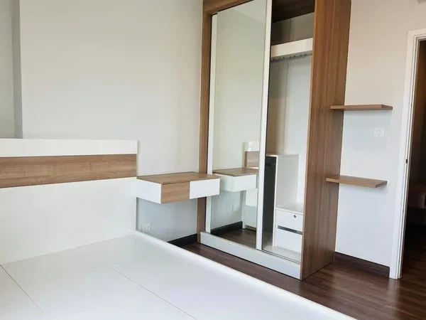 ขายด่วน คอนโด Centric Tiwanon Station เฟอร์นิเจอร์ครบ! Built-in ครบ ราคาดีมาก จองเลยจ้า
