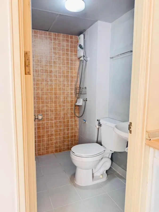 For sale or rent: Lumpini Township Rangsit Klong 1, studio apartment, fully furnished. Just bring your bags and move in!