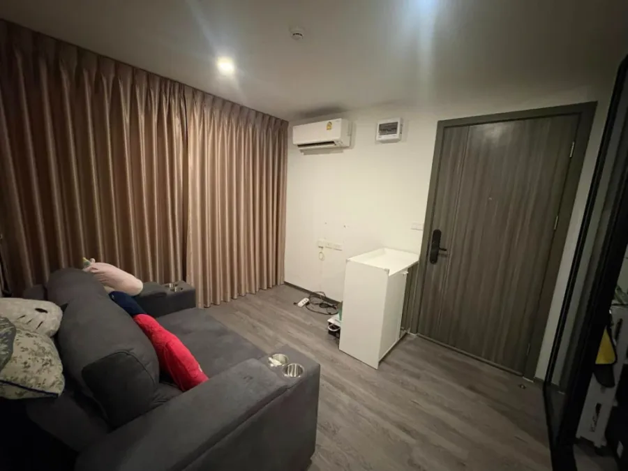Selling THE ORIGIN SUKHUMVIT SAILUAT E22 STATION, 5th floor, corner unit, view of Pak Nam and Sai Luat Road. Spacious and very comfortable.