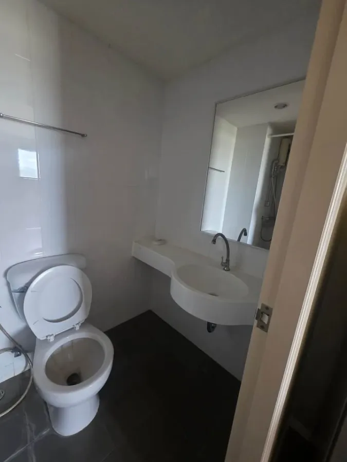 ขาย Lumpini Condotown North Pattaya Sukhumvit ห้องมุมคนไม่พลุกพล่าน ติดวอลเปเปอร์อย่างดี จองด่วน