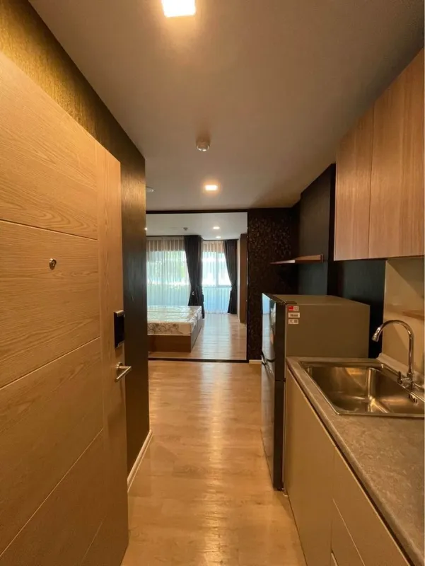 ปล่อยเช่า เคฟ ทาวน์ ชิฟท์ วิวสระ ห้องแต่งผนังเรียบง่าย เฟอร์นิเจอร์อย่างดี เครื่องใช้ไฟฟ้าครบ จองเลย
