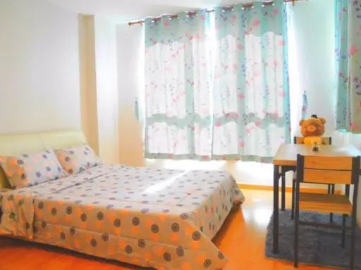 Urgent for rent Life @ Ratchada Ladprao 36 bedding set with new pillows. Make your phone call comfortable, everyone likes it.