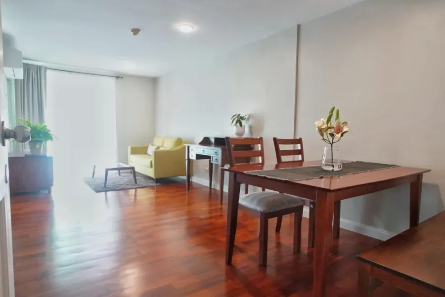 Sell / rent Condo 49 Plus, east, large room, private, fully furnished, complete electrical appliances