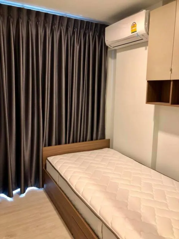 ใครอยากอยู่ห้อง 2 Bed ยกมือขึ้น!! อยู่ได้ 1-3 คน ตึก B ว่ายน้ำเสร็จกลับห้องได้เลย ค่าเช่าถูกมากก พร้