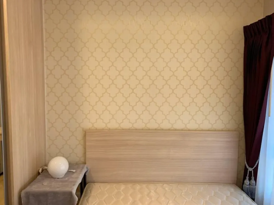 Plum Condo Rangsit Alive 1 for rent, Building C, outside view, bedroom with very beautiful wallpaper Don't miss it