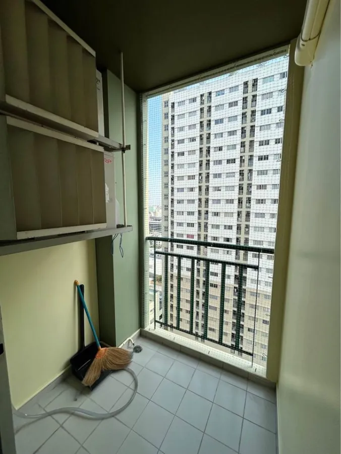 For rent: Lumpini Condo Town Ramindra-Nawamin. The room is ready to move in. All amenities are complete. Must hurry and reserve.