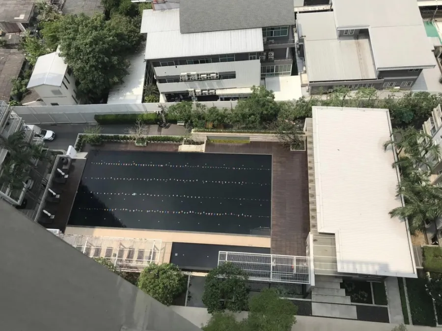 ปล่อยเช่า เดอะ รูม รัชดา-ลาดพร้าว ห้องขนาดใหญ่ ชั้น 18 โซฟานั่งสบายสุดๆ ไม่จองถือว่าพลาดมากจ้า