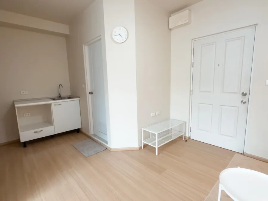 For sale: Plum Condo Samakkhi, 7th floor, separate rooms, beautifully decorated, pleasing to the eye, you can't miss this opportunity to reserve.