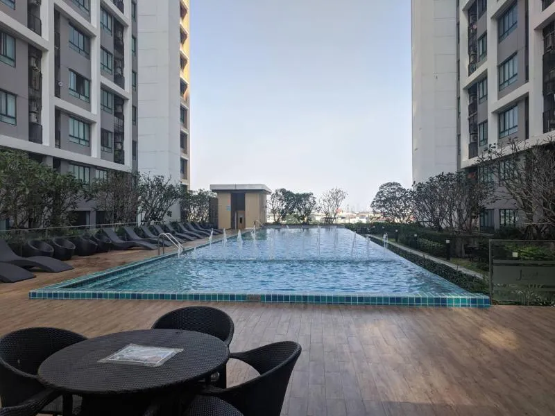 For rent เจ คอนโด สาทร กัลปพฤกษ์ ห้องใหม่ ติดวอลเปเปอร์ทั้งห้อง เฟอร์นิเจอร์ครบ พร้อมเข้าอยู่ จองเลย