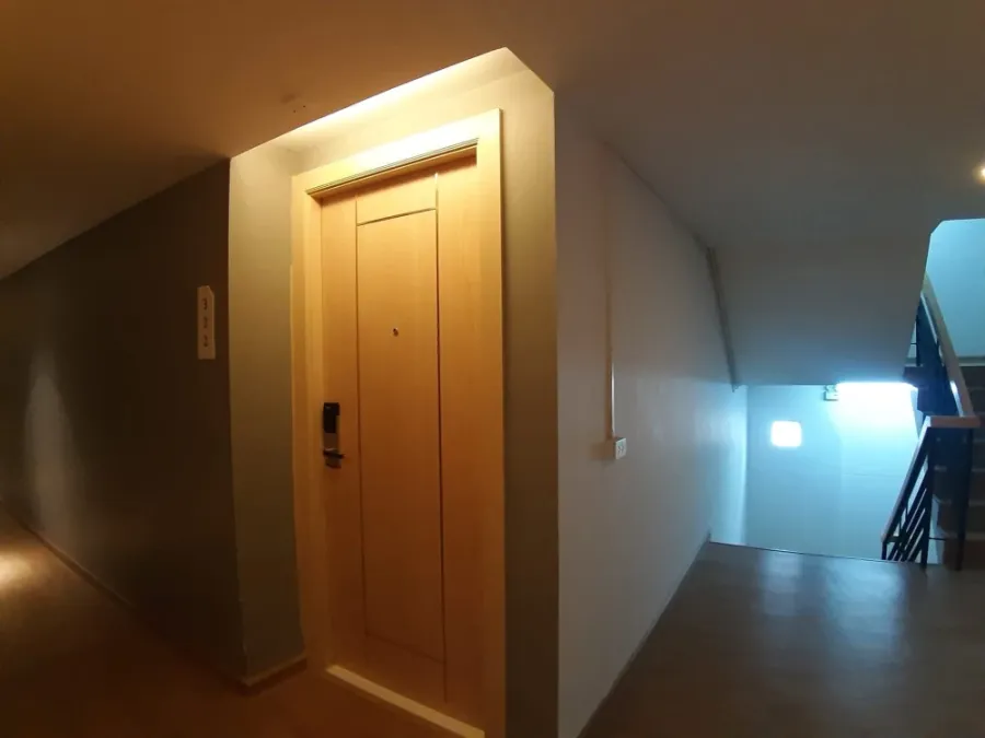 For rent: Level Condominium, spacious room, clean, good atmosphere, not crowded, private, convenient transportation, reserve now.