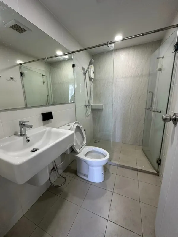 ขาย คอนโด ดิ ออริจิ้น สุขุมวิท 105 อยู่ตึกเดียวกับสระว่ายน้ำ พร้อม walk-in closet ลมเข้าตลอด ซื้อเลย