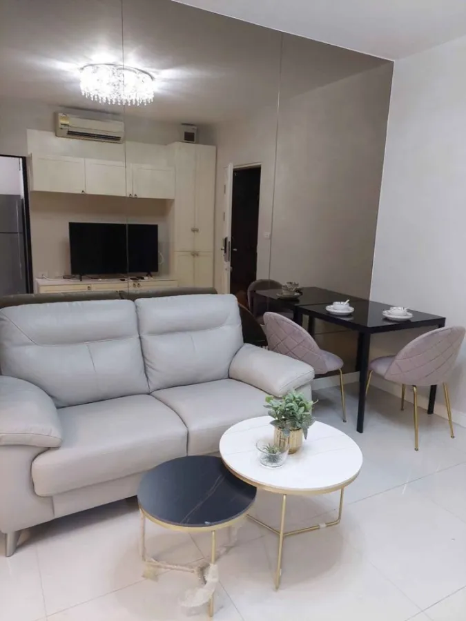 Condo for rent, The Seed Phaholyothin 14, corner room, facing south, front view of the project The balcony is very wide. Hurry up.