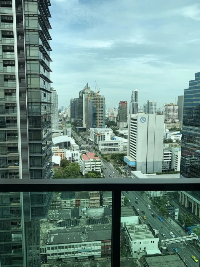 For rent Lumpini Suite Phetchaburi-Makkasan. new room Nicely decorated, classy, high floor, great view, book now.