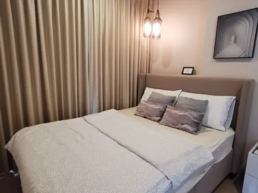 ให้เช่า Lumpini Suite Phetchaburi-Makkasan ห้องนี้ตกแต่งคุมโทน ใช้เฟอร์อย่างดี วิวสวนร่มรื่น จองเลย