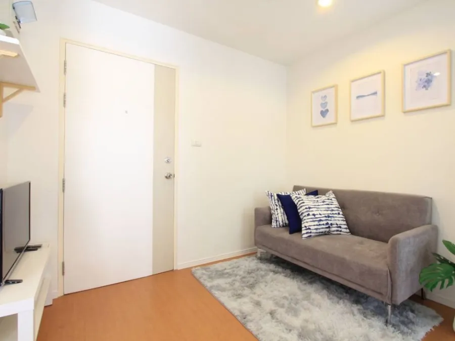 For rent, Lumpini Condo Town Ramintra, Lat Pla Khao, beautiful room, beautiful decoration, ready to move in. Don't miss it.